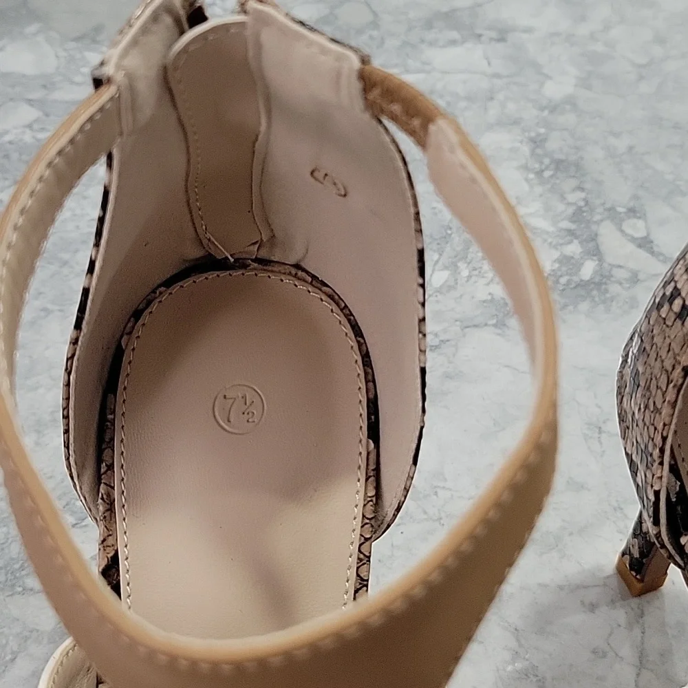 Women Stiletto Pumps with T-Strap and Pointed Toe - Picture 4 of 6